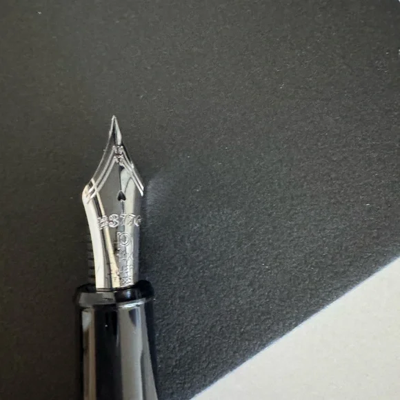 Platinum Century 3776 Fountain Pen - Picture 2 of 9